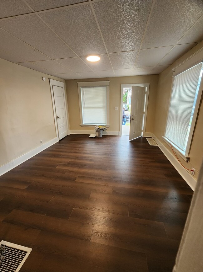 Photo - 654 W 4th St Unit Apt