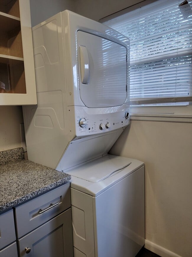 Photo - 229 W 38th St