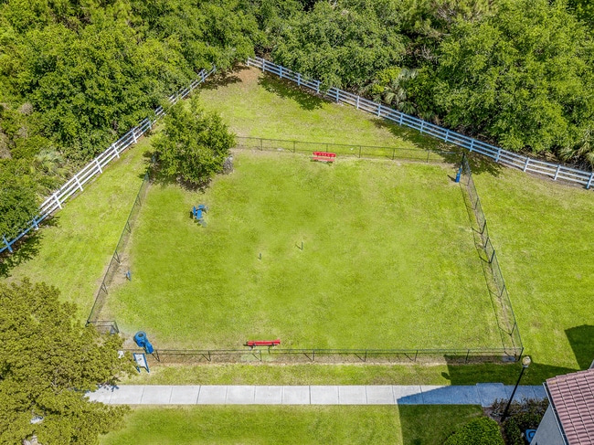 Photo - The Estates at Wellington Green Apartments