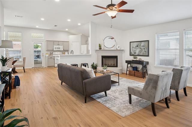 Photo - 521 Port Arthur Dr