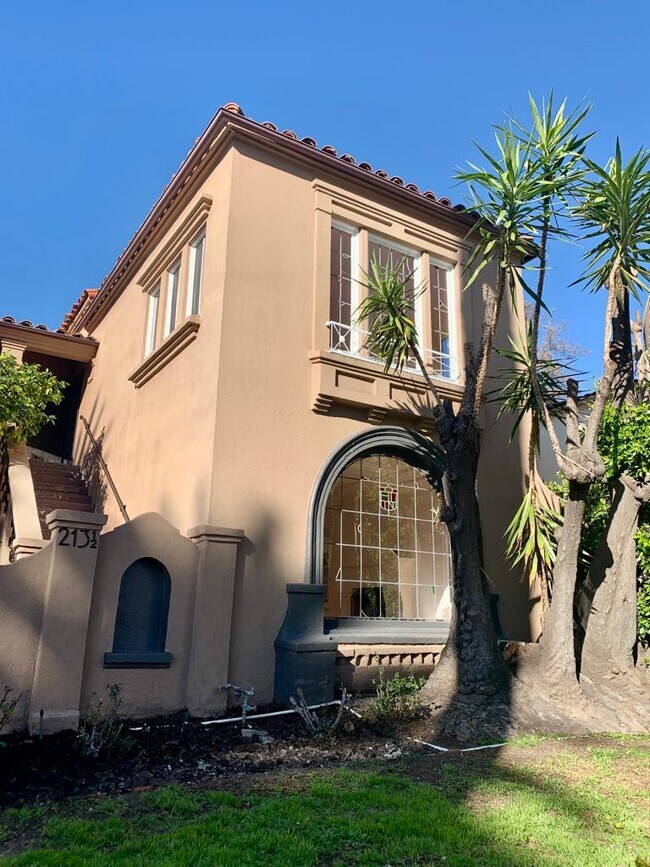 213 S Hamilton Dr Apartments Unit 0.5 Beverly Hills, CA