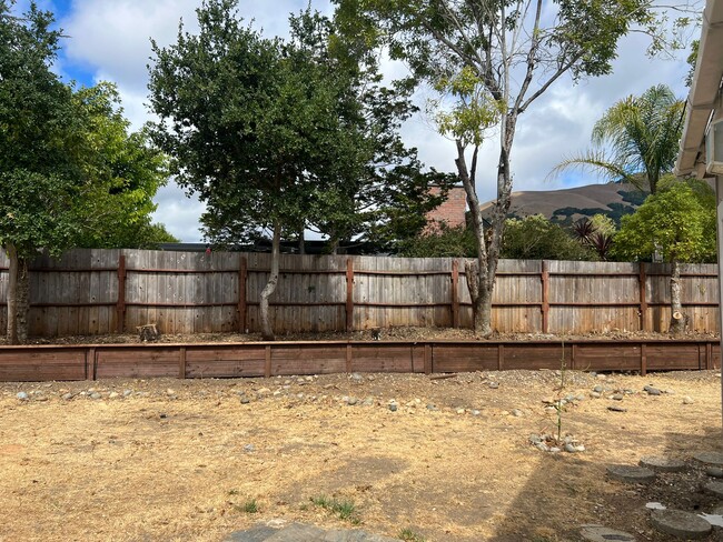 Building Photo - 6 Mt Hood Ct Rental