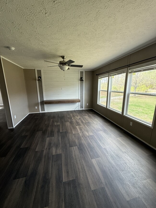 Photo - 150 Wen-Dell Ln