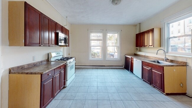 Photo - 129 St Alphonsus St Unit 1