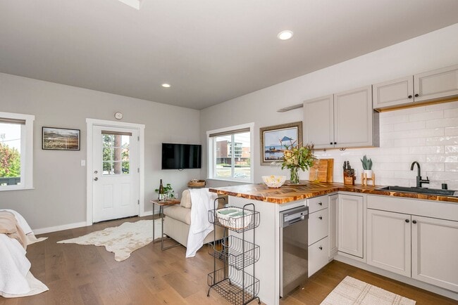 Photo - 431 Ave F Unit Avenue F Studio