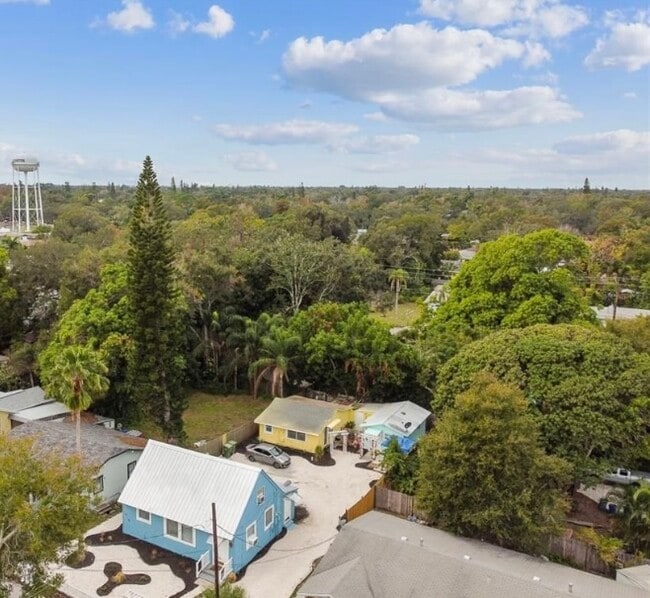 Photo - 1414 17th St W