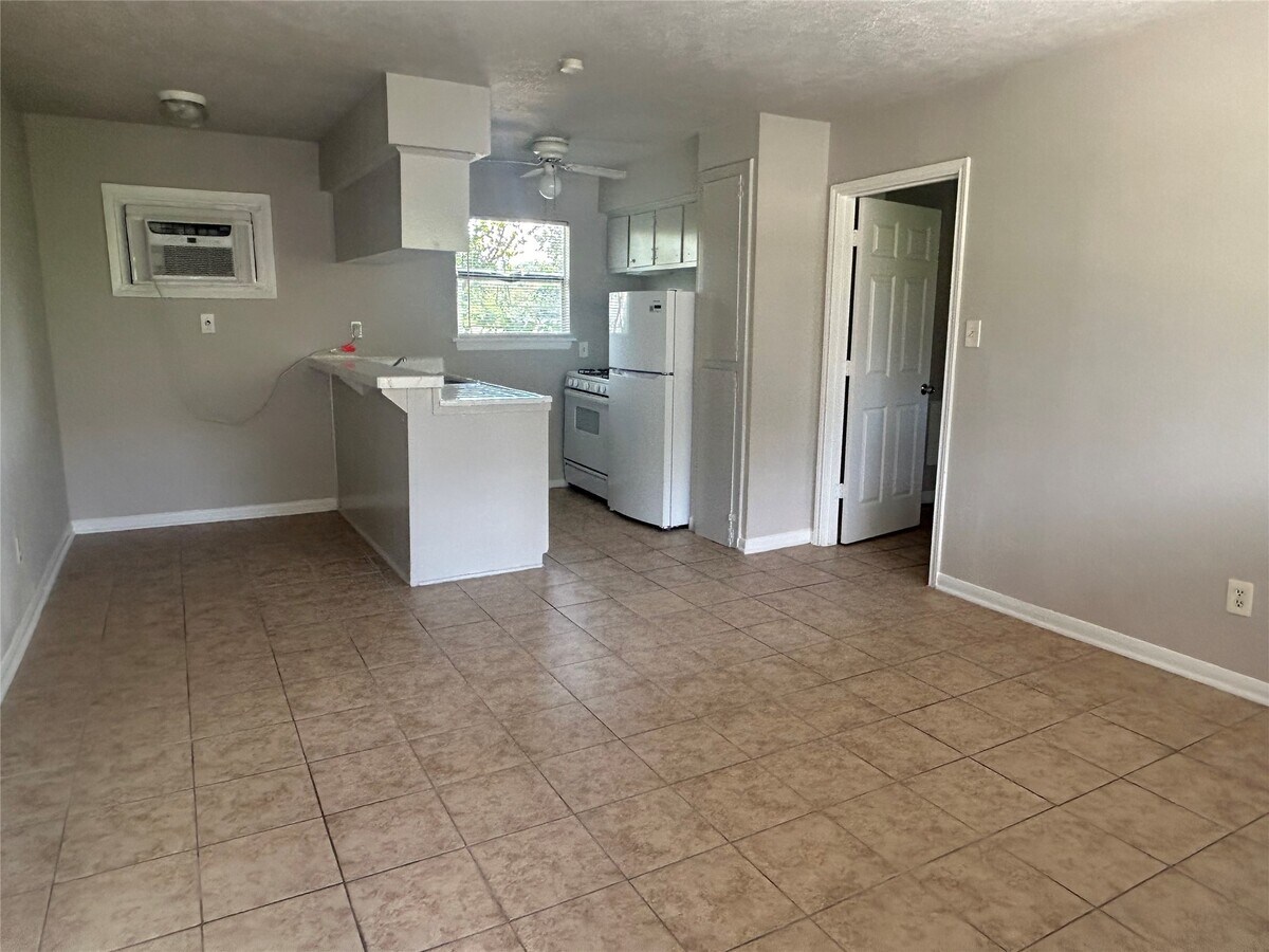 Photo - 8232 Glenview Dr Unit 7