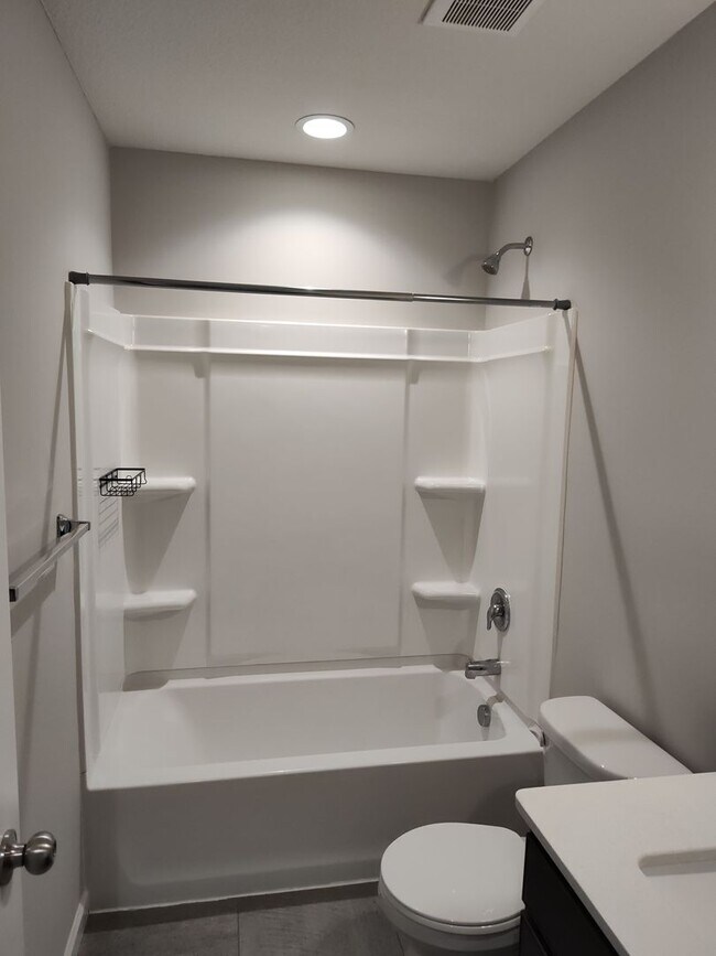 Photo - Great 3 bedroom, 2 bathroom townhome