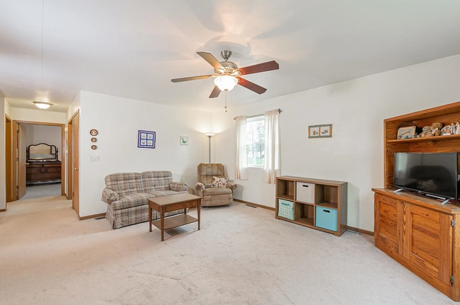 Photo - 1139 W Hawes Ave
