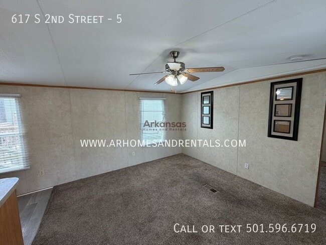Photo - 617 S 2nd St