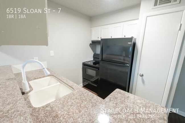 Photo - 6519 Sloan St Unit 7