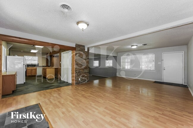 Photo - 613 E University Ave