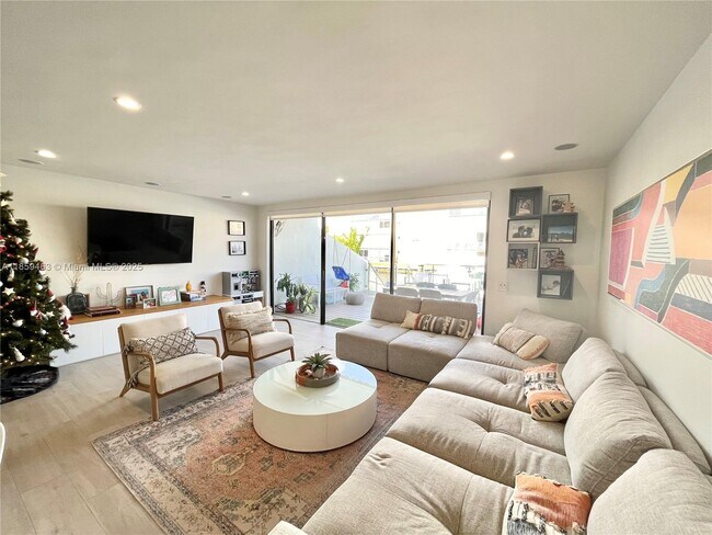 Photo - 3547 NE 168th St Townhome