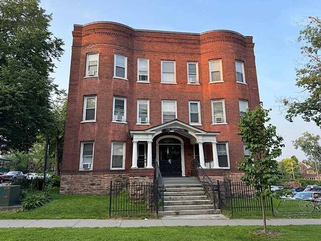 Building Photo - 323 Pearl St Unit 1 Rental
