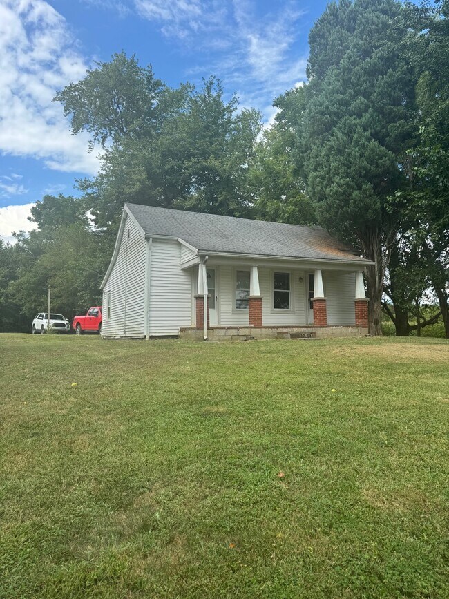 758 E County Rd 750 N