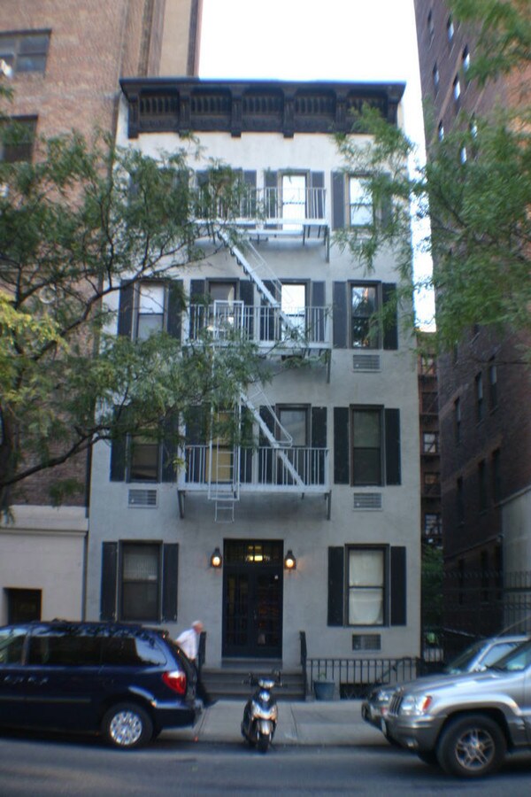 Foto principal - 237 E 79th St