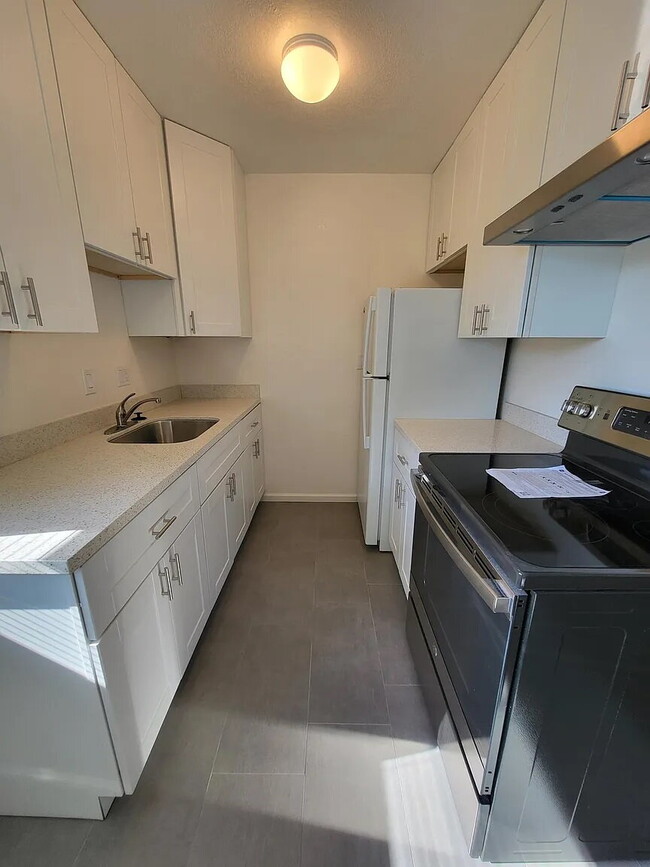 Photo - "Charming Berkeley 1-Bedroom Apartment Retreat – Cozy 580 Sq Ft Living!"