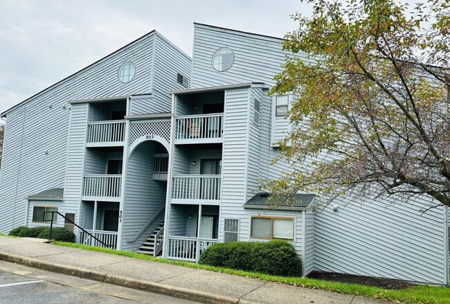 Building Photo - 503 Sunridge Dr