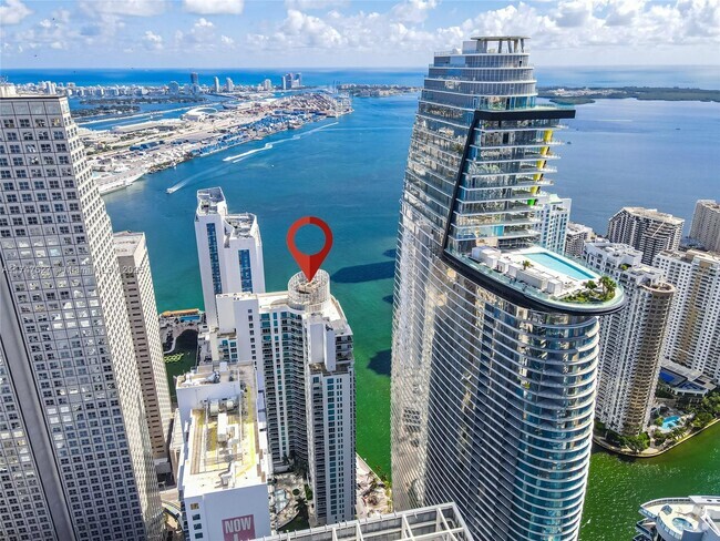 Building Photo - 300 S Biscayne Blvd Unit T-1903 Rental