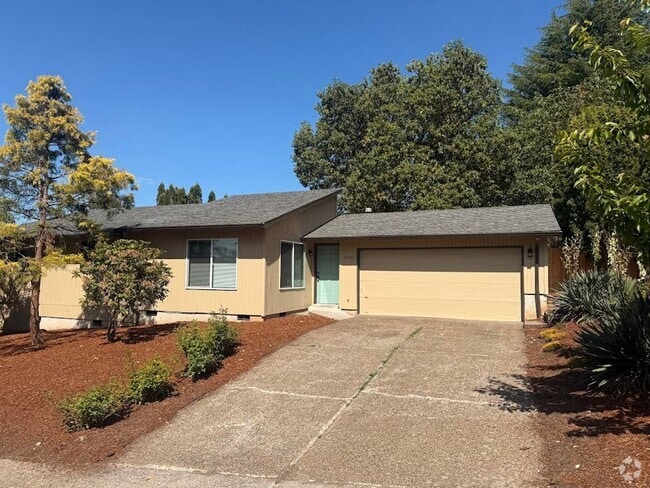 Building Photo - Updated Single Level Home