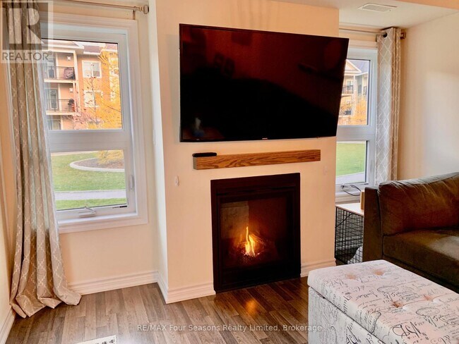 Photo - 4 Cove Ct Unité 102