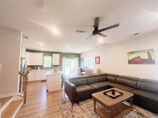 Photo - 100 Lilywood Ct