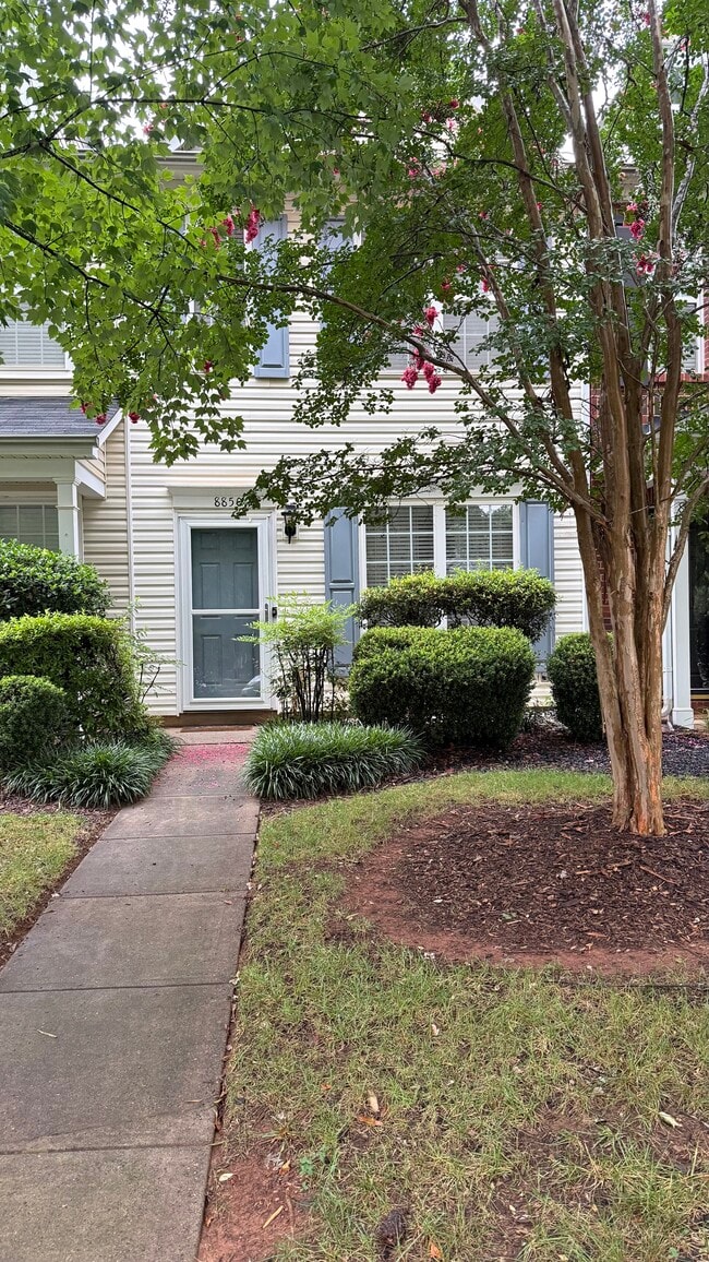 Building Photo - 8850 Gerren Ct