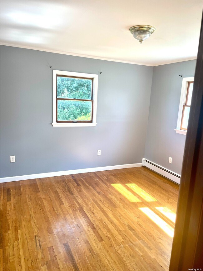 317 12th St House House Rental in West Babylon, NY