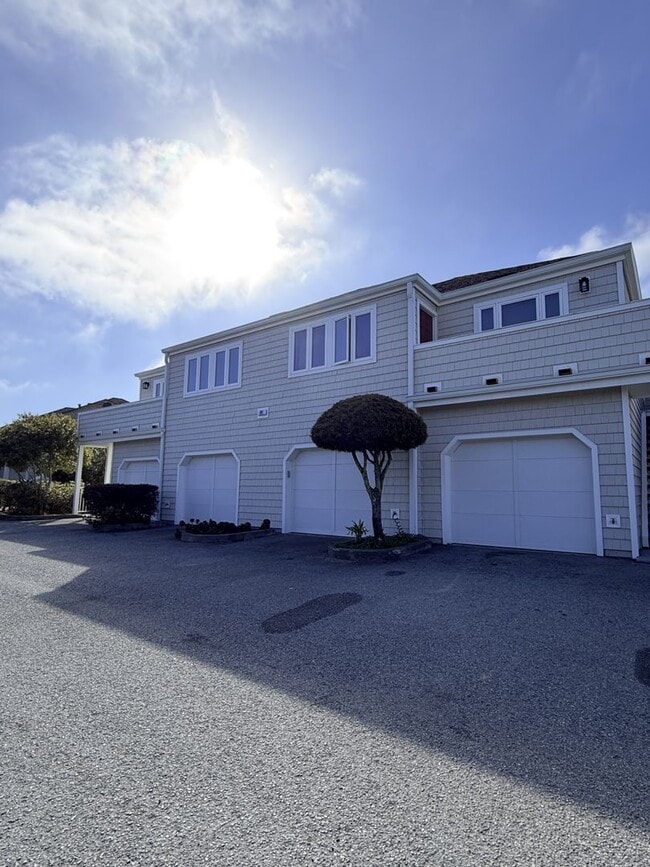 Building Photo - **Coming Soon — Spacious 3BR + 2.5BA Two-Level Condo in Pointe Pacific** Unit 2