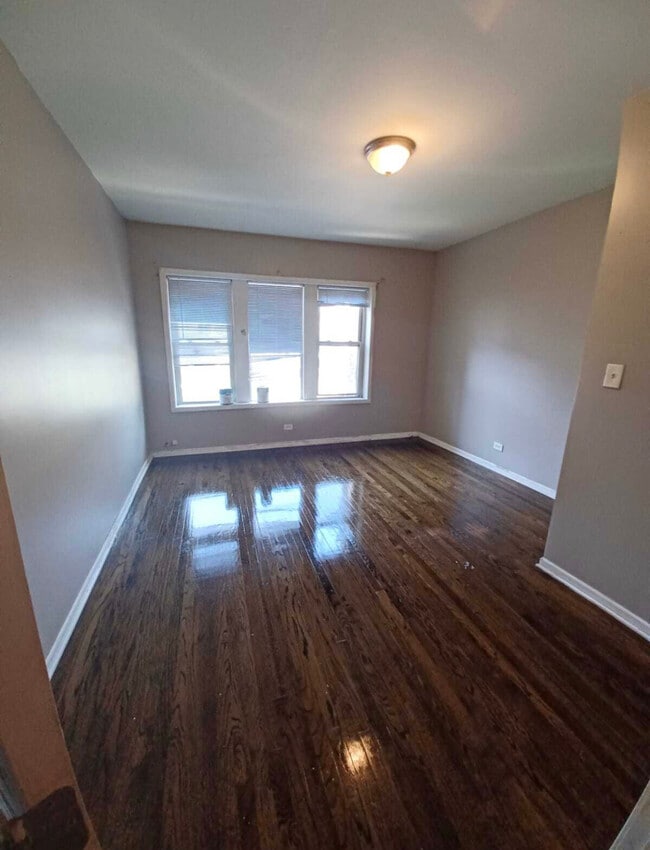 Photo - 7702 S Cornell Ave Unit 1