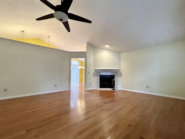 Photo - 75 Spring Lake Dr