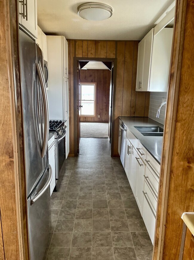 Photo - 214 NW Ave I