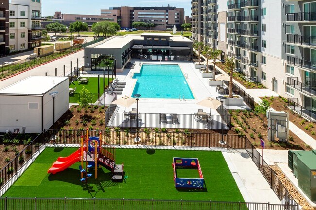 Building Photo - 18036 Park Row Blvd Unit 31001 Rental
