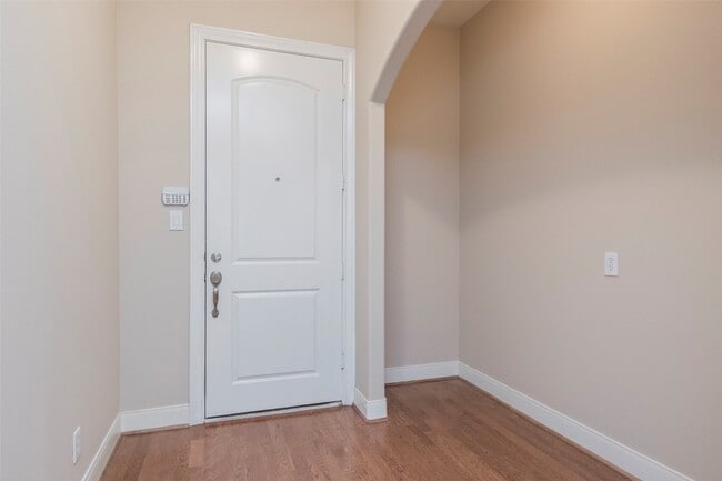 Building Photo - 6551 Westcott St Unit C4