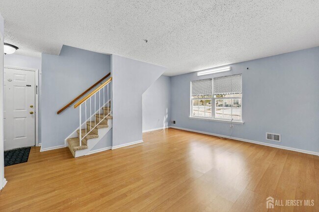 Photo - 108 Prestwick Way