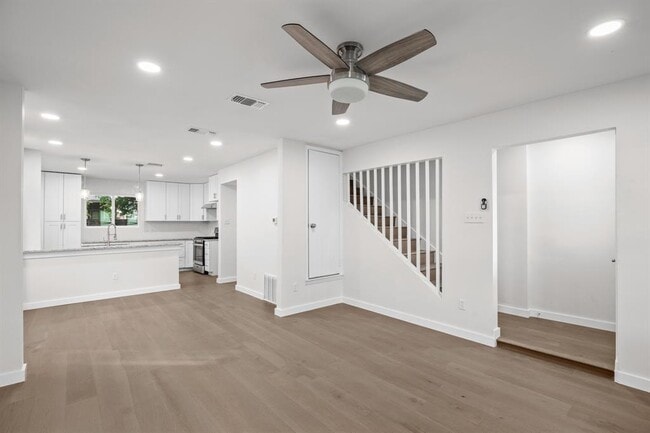 Photo - 7520 Uray Dr