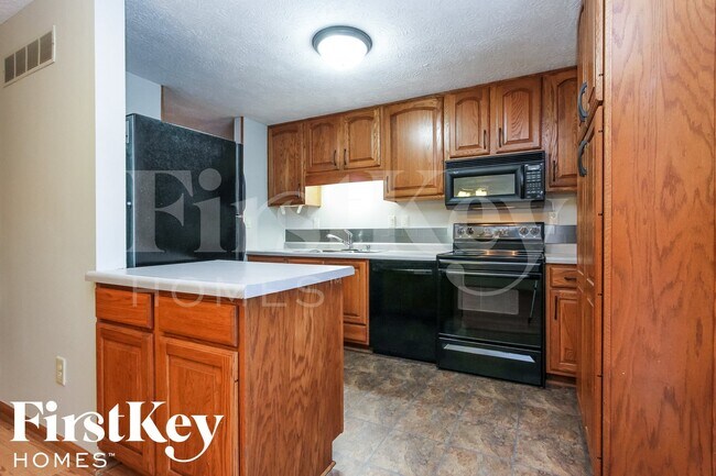 Photo - 6702 Revere Ln