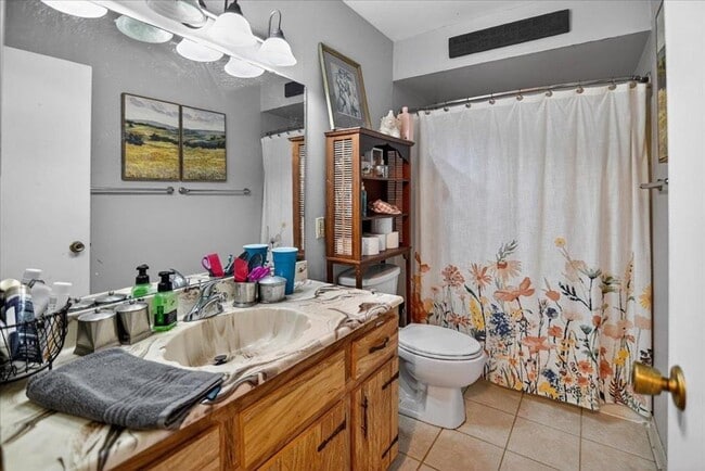 5216-5218 Shorecrest Dr