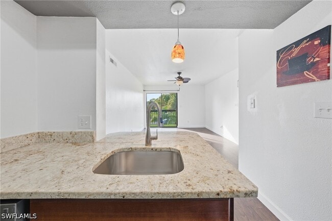 Photo - 2925 Winkler Ave Unit 920