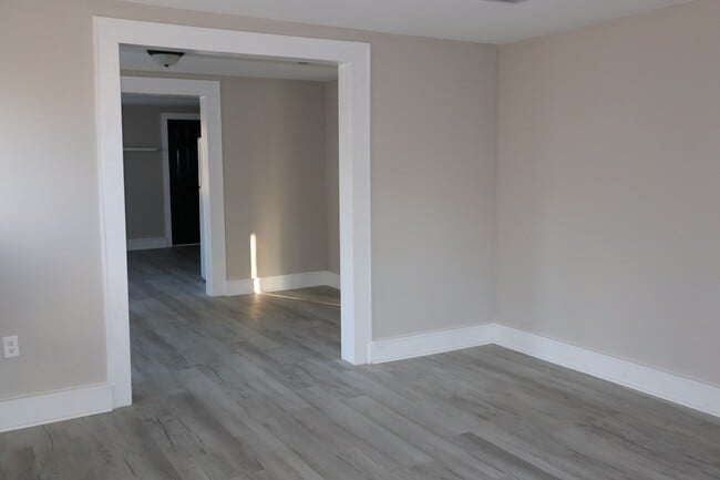 Photo - 304 Highland Dr