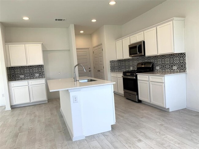 Photo - 6502 Pleasanton Pkwy