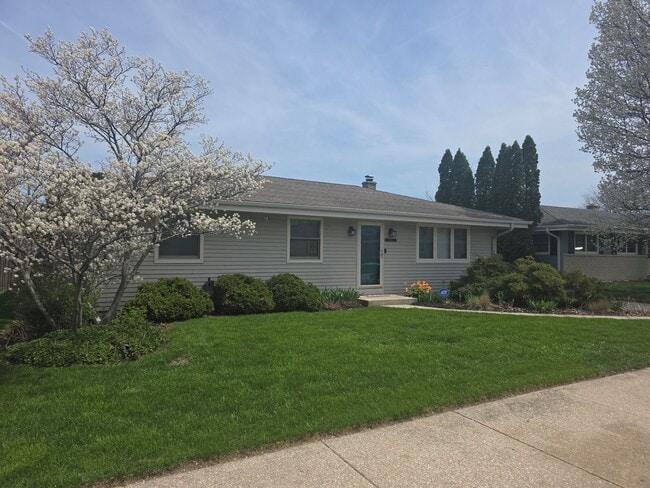 Photo - Updated 3 bedroom Racine ranch