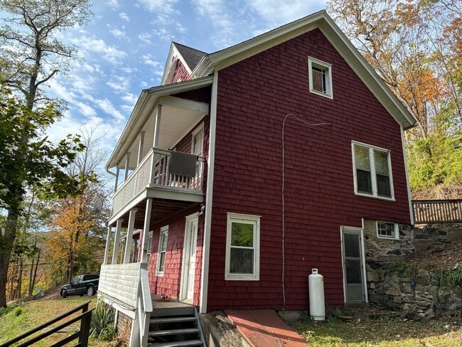 Photo - 13 Maple Ave