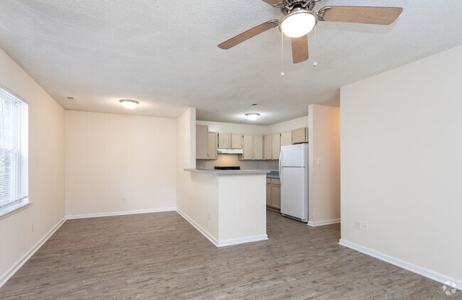 2BR, 2BA - 854SF- Living Area