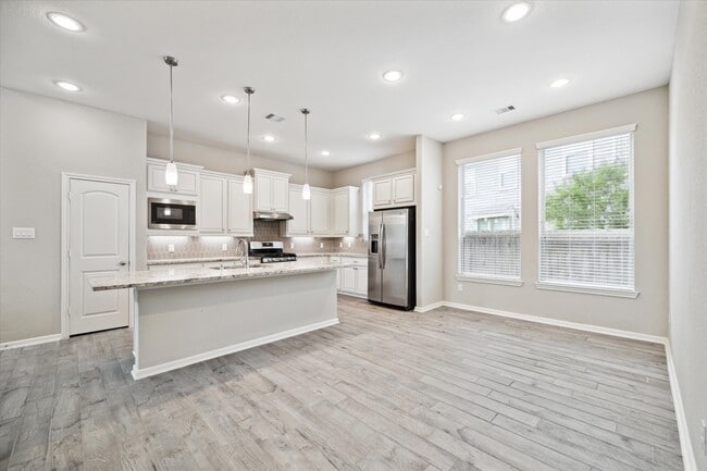 Photo - 1535 Giles Dr