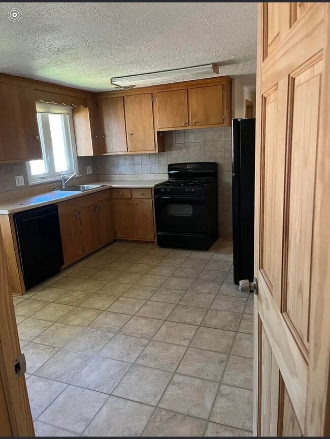 Photo - 26 W Payne St Unit Upper