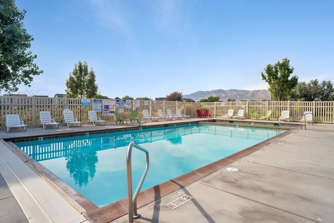 Building Photo - 1227 SilverCrest Dr Rental