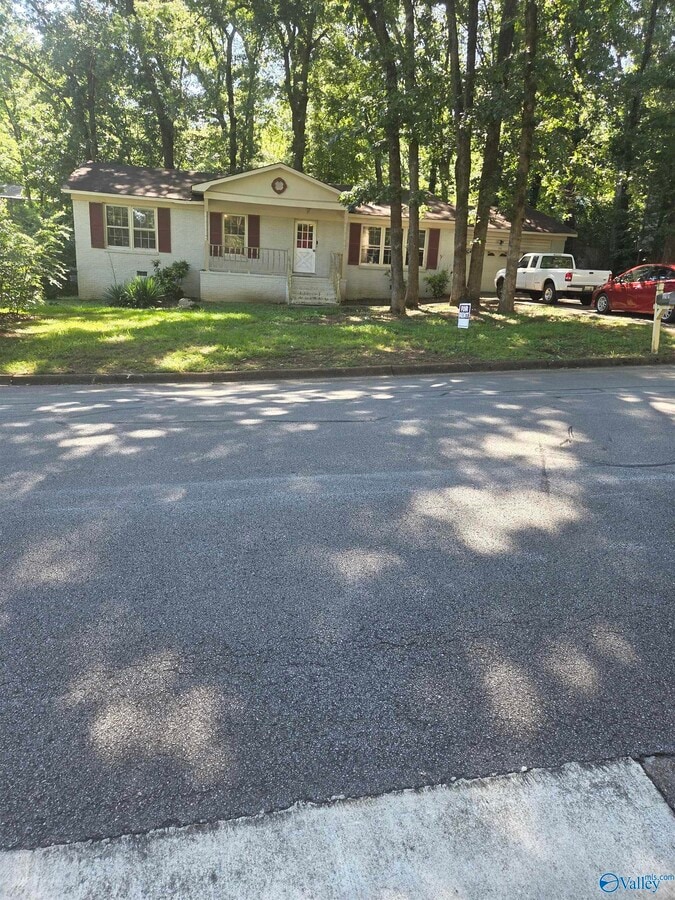 Photo - 12107 Greenleaf Dr SE