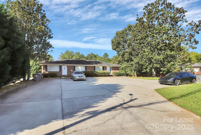 Photo - 1005 Rainbow Dr