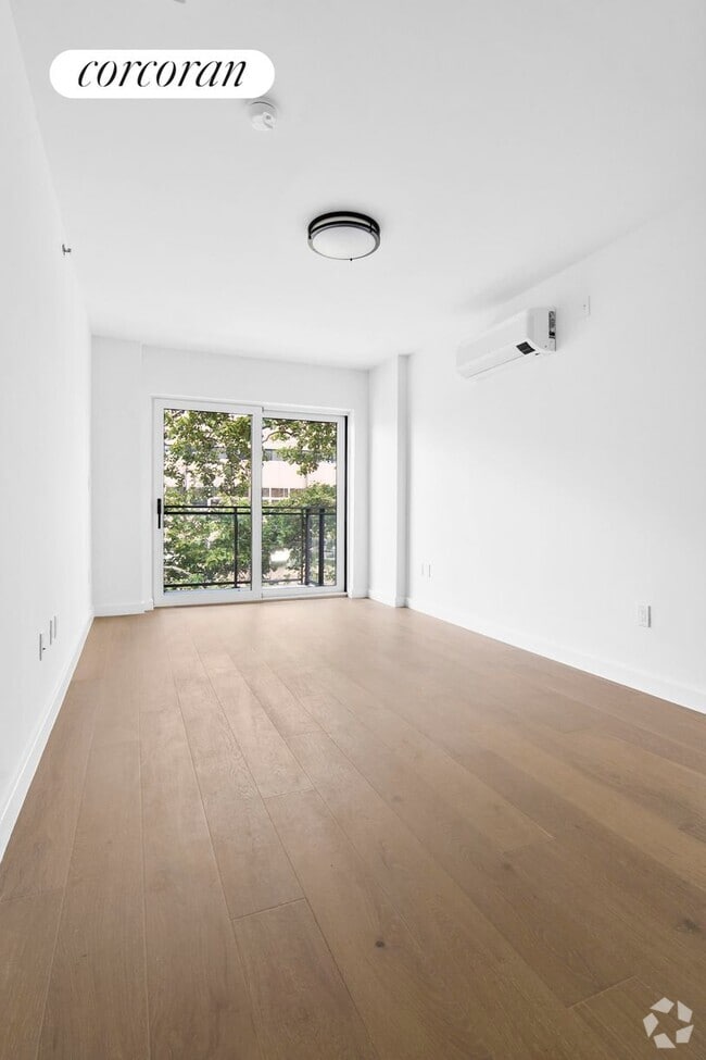 Building Photo - 428 E 9th St Rental